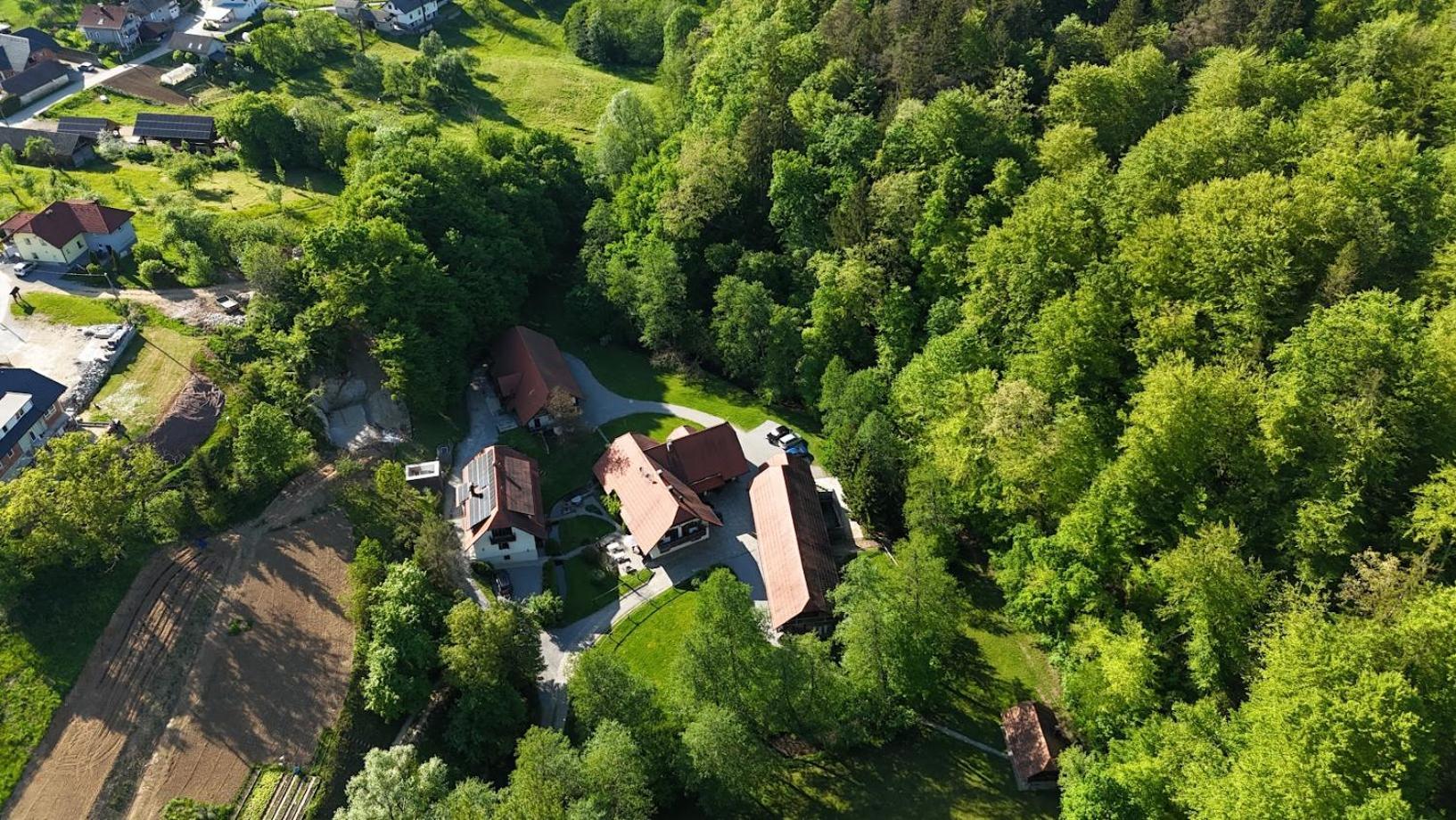 Domacija Seruga Countryside Hotel ノヴォ メスト エクステリア 写真
