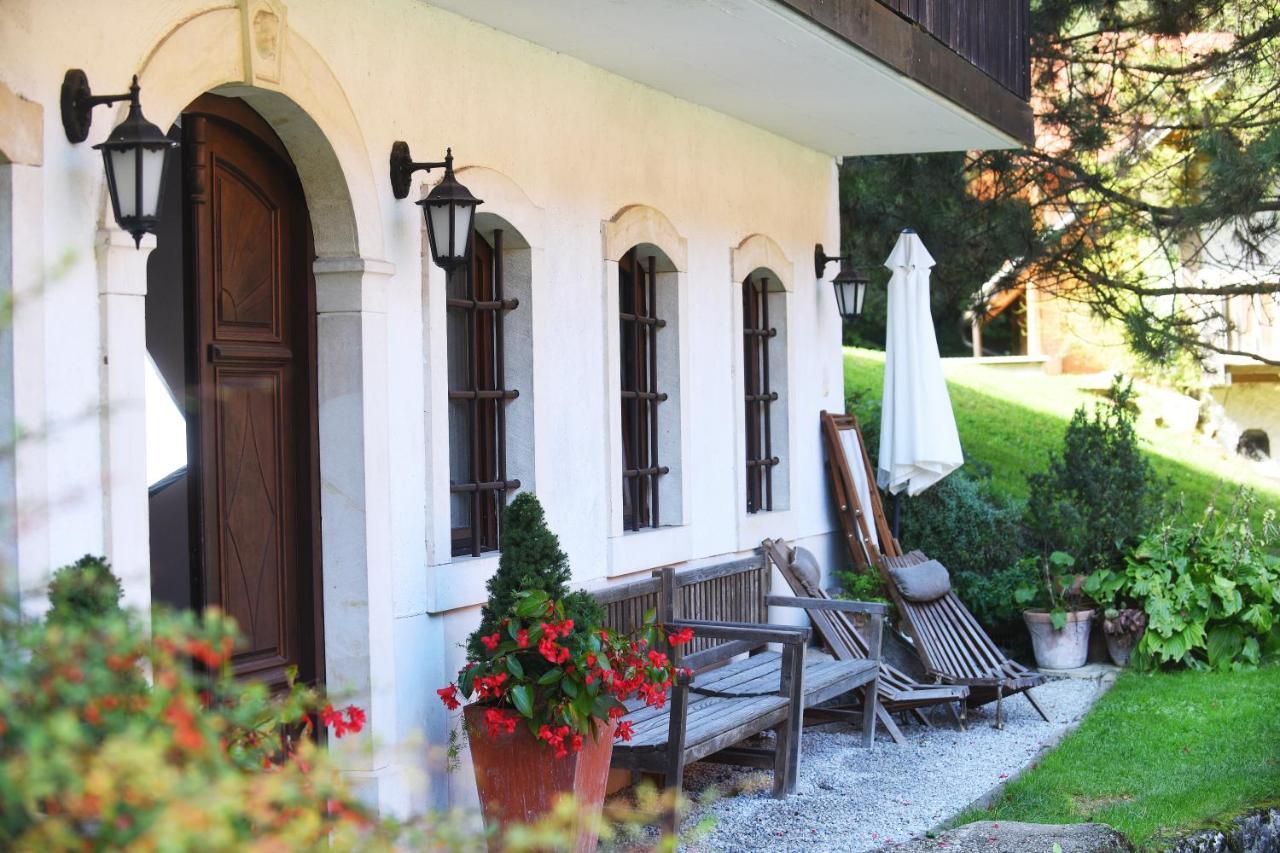 Domacija Seruga Countryside Hotel ノヴォ メスト エクステリア 写真