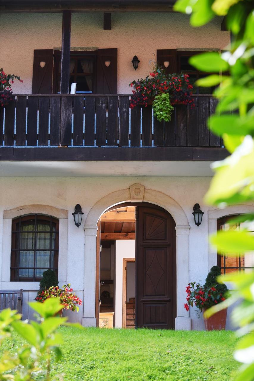 Domacija Seruga Countryside Hotel ノヴォ メスト エクステリア 写真