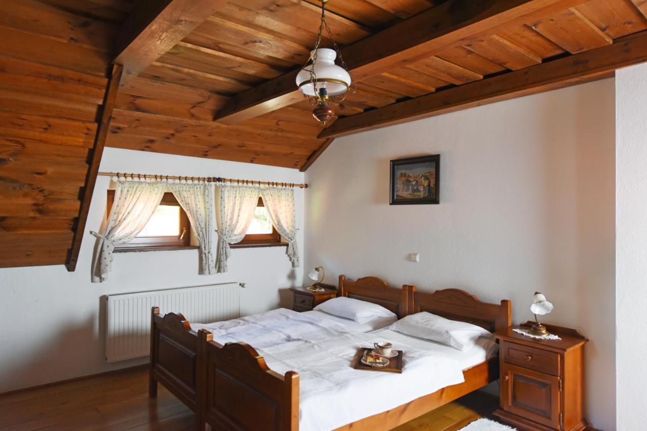 Domacija Seruga Countryside Hotel ノヴォ メスト エクステリア 写真